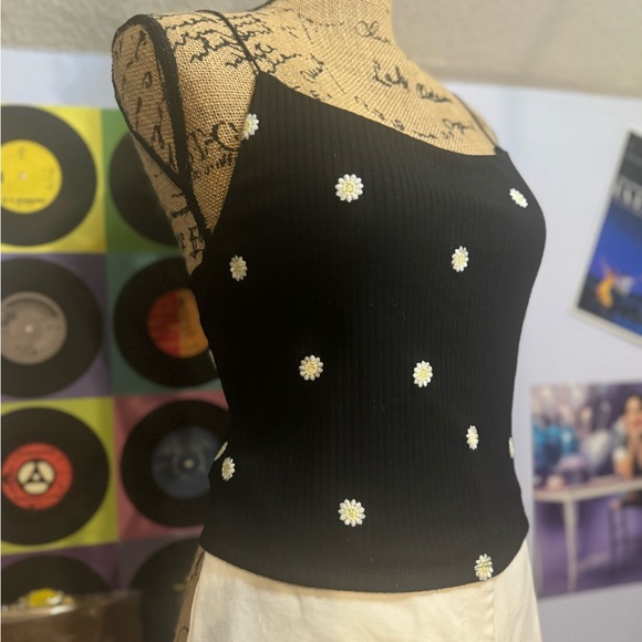 GB Black Daisy Tank Top - Picture 2 of 5